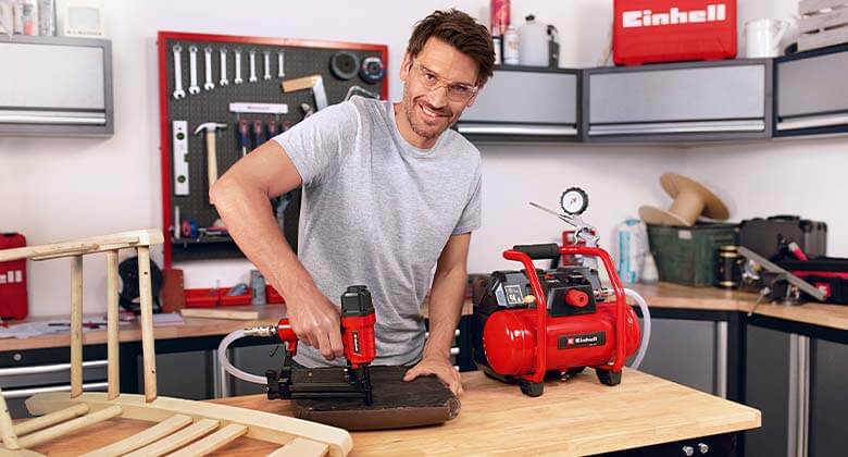 https://www.einhell.ch/fileadmin/corporate-media/products/tools/stationary-machines/air-compressors/einhell-diy-stationary-machines-compressors-content-equipment.jpg